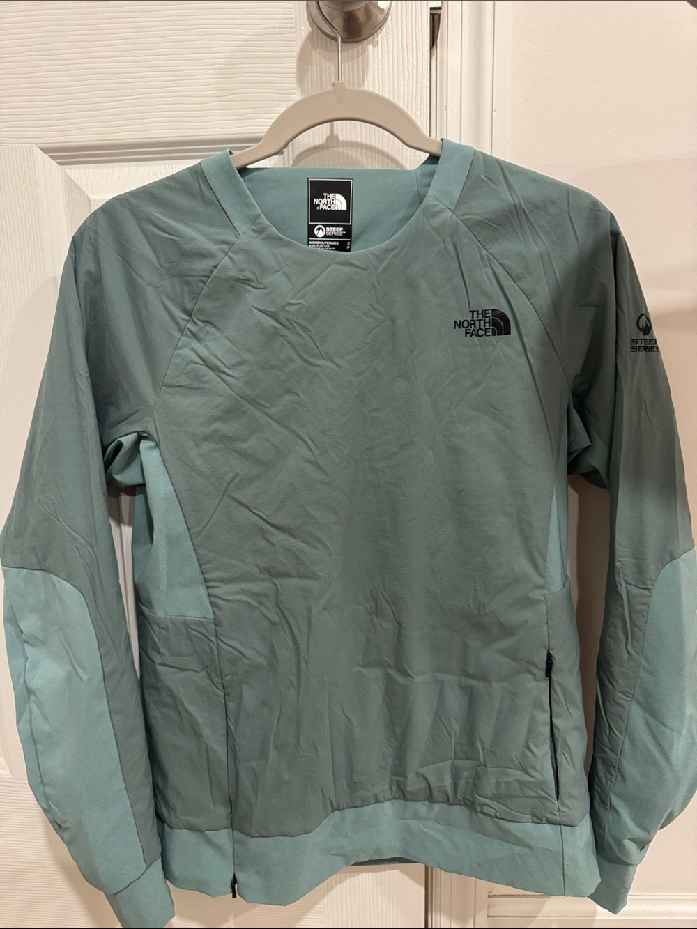 The North Face Women’s Sage Green Pullover- Small